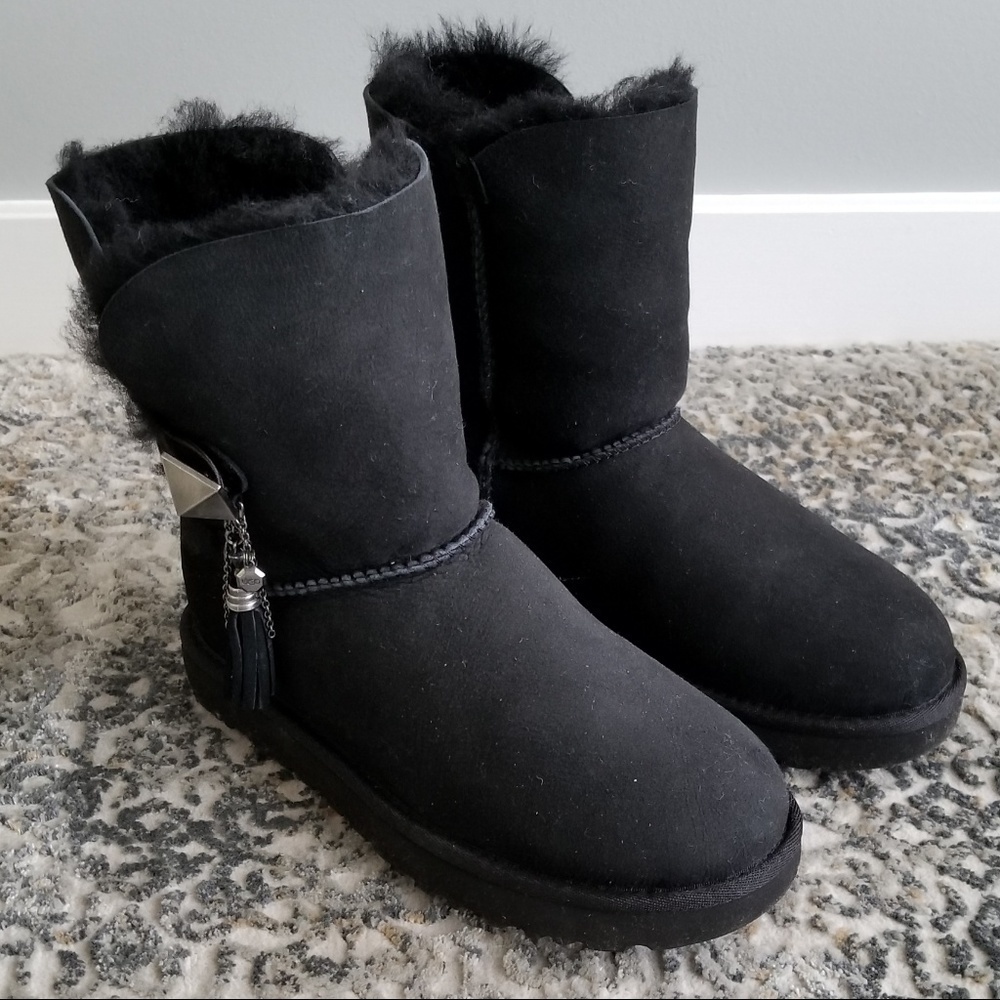 💥NEW💥Black UGG Lilou boot size 6 Available - Picture 6 of 8